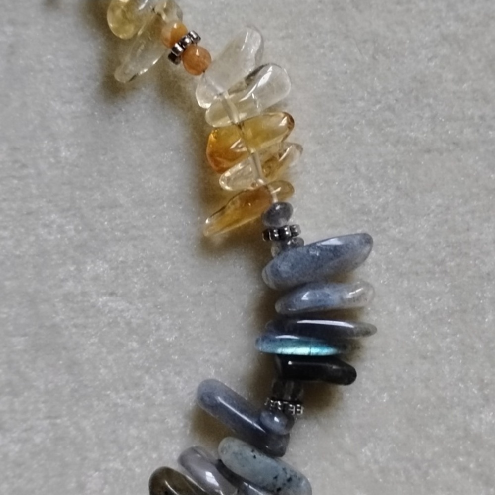 HAND CRAFTED CITRINE AND LABRADORITE BRACELET - Picture 3 of 6